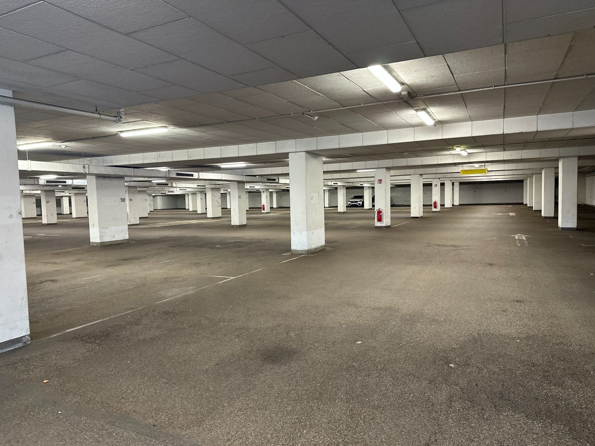 Innenansicht der Tiefgarage in Filderstadt, Fabrikstraße 23