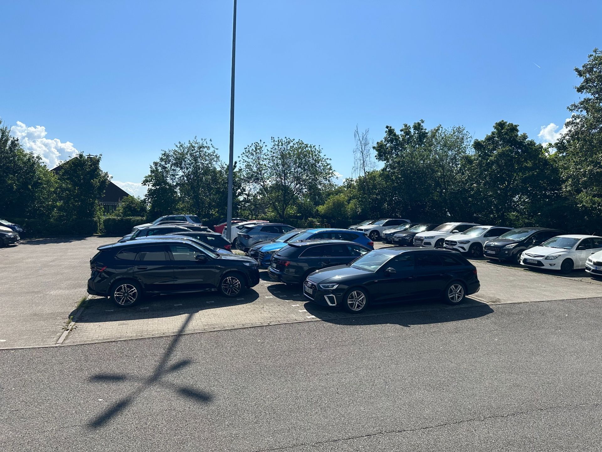 Stellflächen des Außenparkplatzes in Ostfildern, Liststr. 2